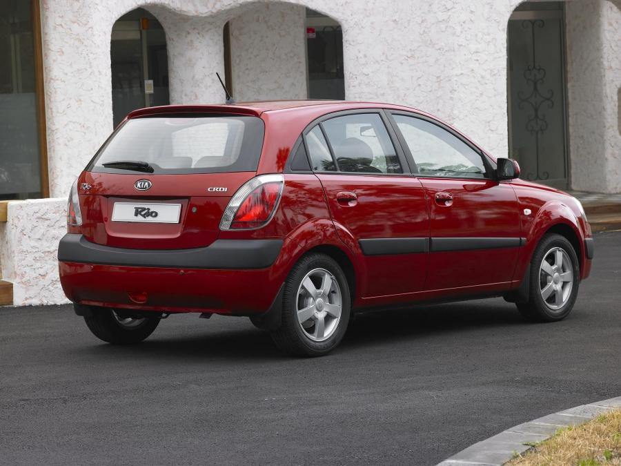  Kia Rio Hatchback 2005 года  (фото 6 из 39)